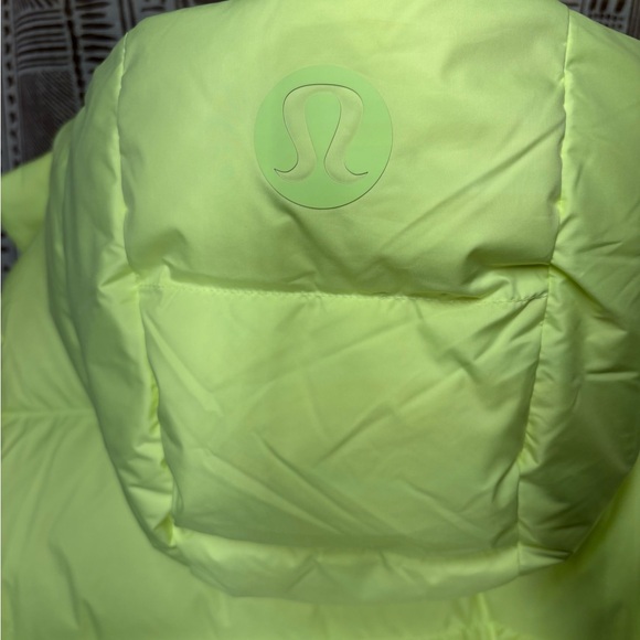 Lululemon Wunderpuff ,  size 6 - Picture 2 of 4